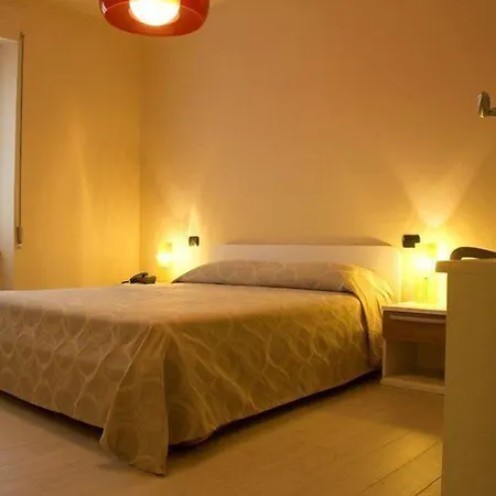Della Pieve 여관 Tizzano Val Parma